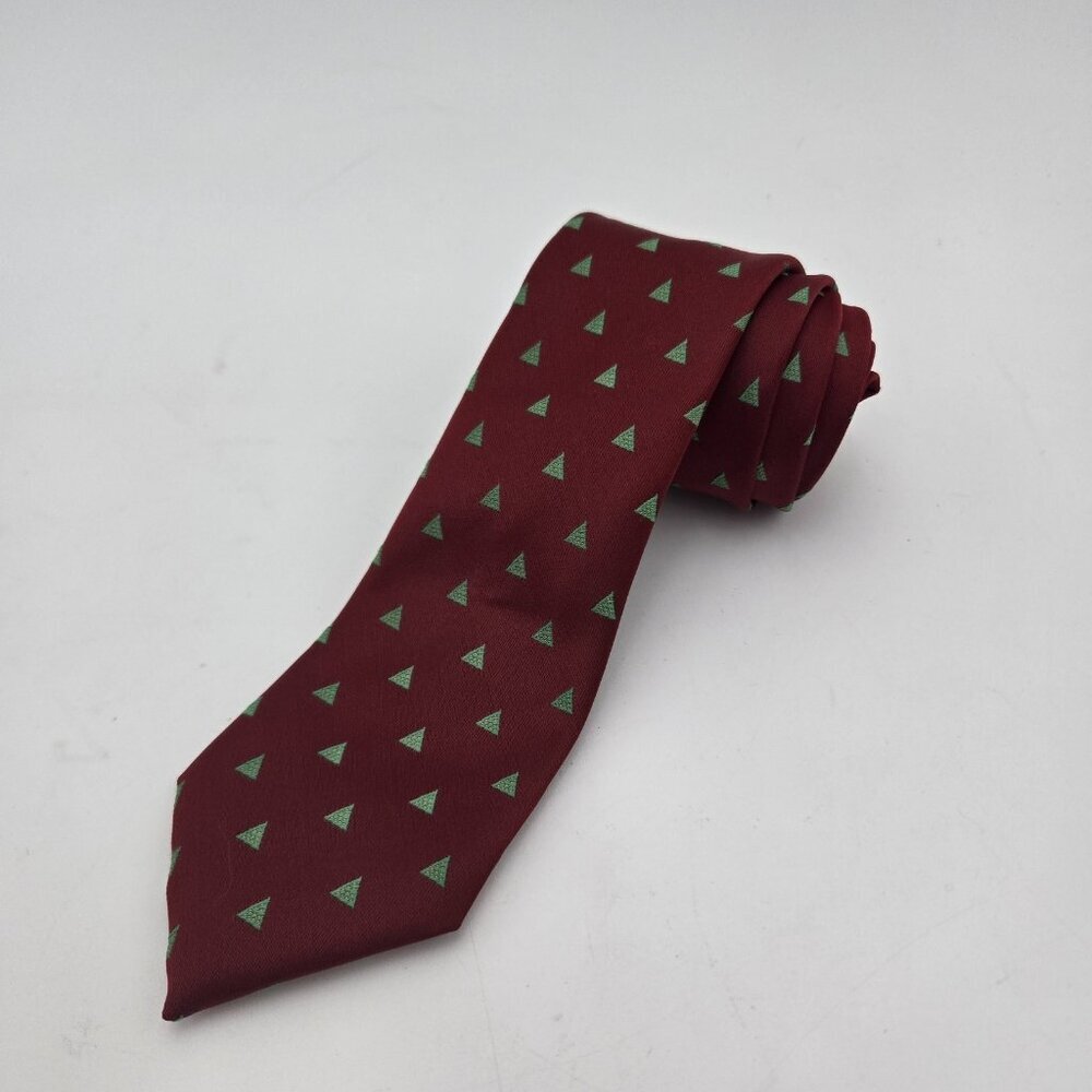 Vintage Avon 1985 Christmas Tree Tie 59‎ inches 3 Inch Width Red Green Mens
